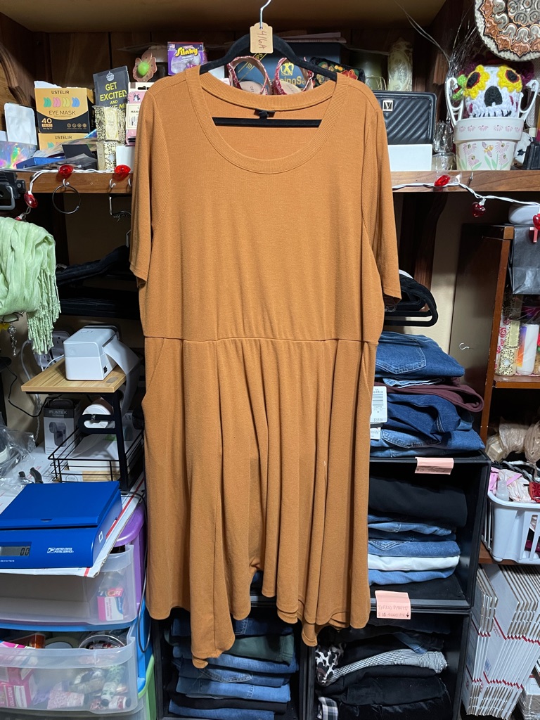 #416a Size 4,Torrid Rust Short-Sleeve Midi Ribbed Swing Dress